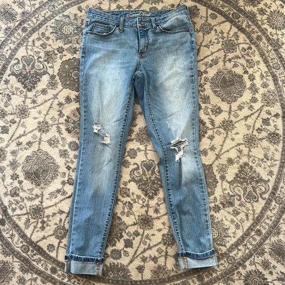 Universal Threads Distressed Skinny Jeans - Picture 2 of 6